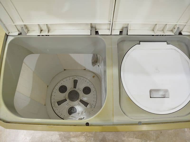 Imported Washing Machine with dryer (Electrolux) 4