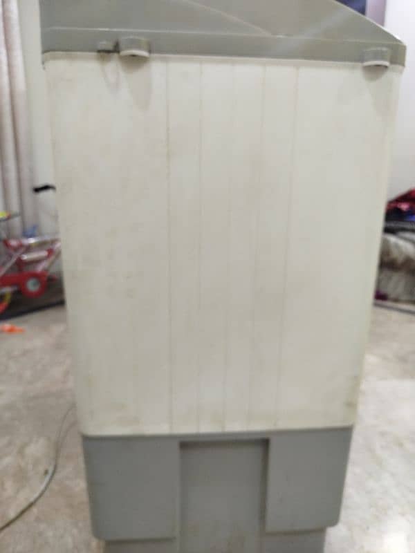 Imported Washing Machine with dryer (Electrolux) 5