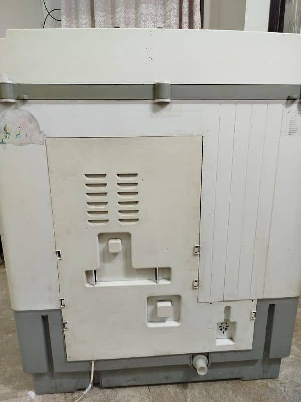 Imported Washing Machine with dryer (Electrolux) 6