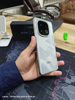 Iqoo 13 256GB Grey Full Box Full Sim Time Brand New Gaming Phone