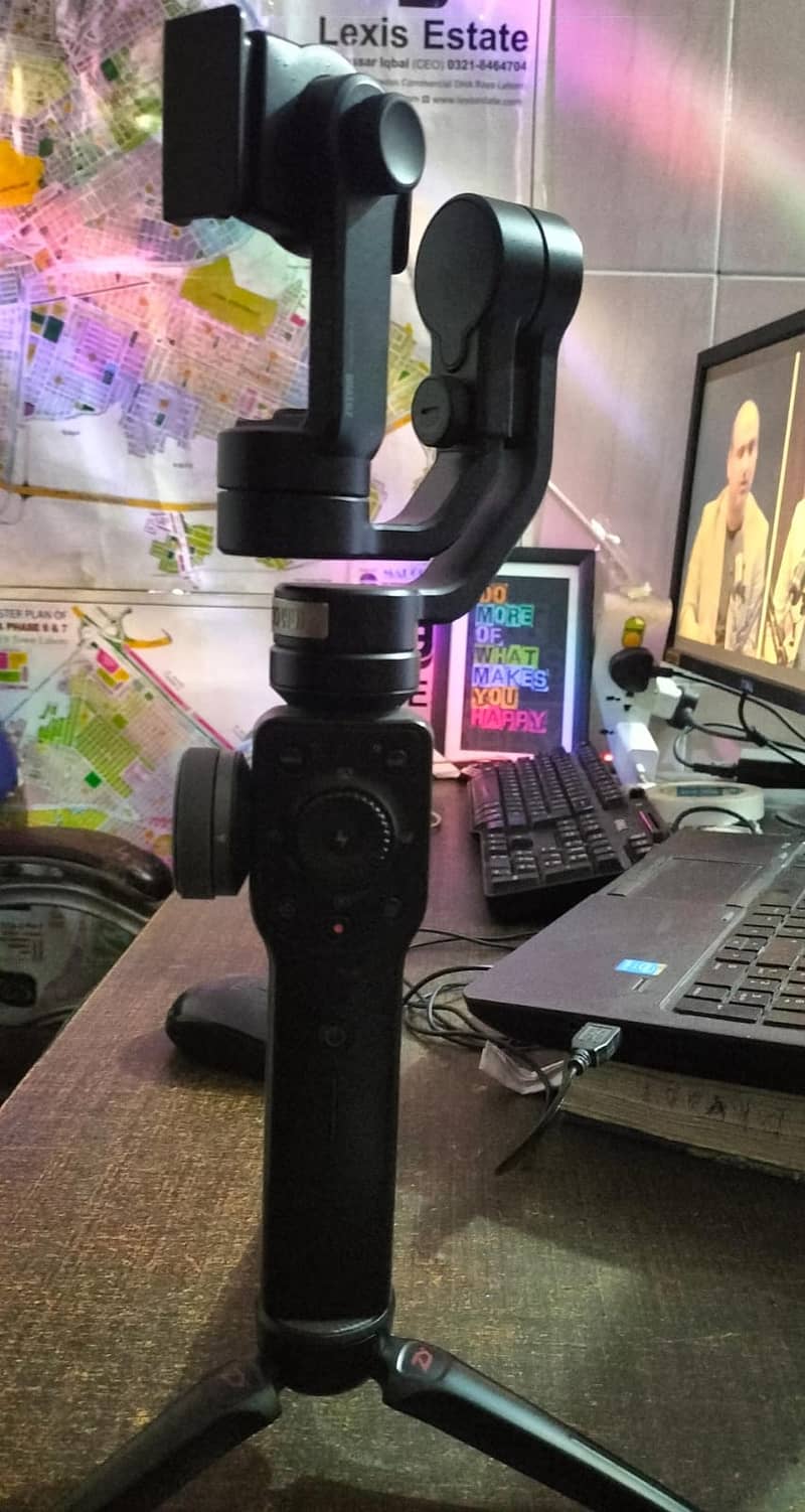 Zhiyun Smooth 4 Gimbal for Sale – Excellent Condition! 2
