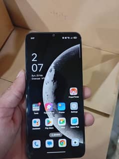 Oppo F17, 8+5/128gb-Amoled display in screen fingerprint.