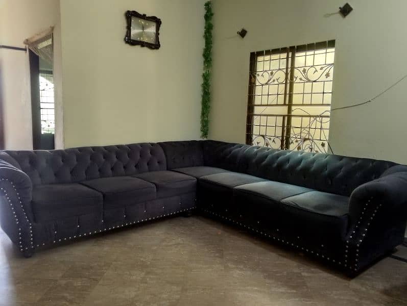 like new sofas for sale in Ameer Chowk lahore 5