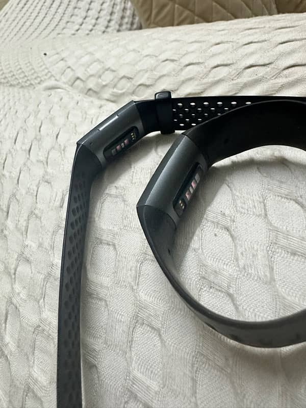 fitbit charge 3 read add 7