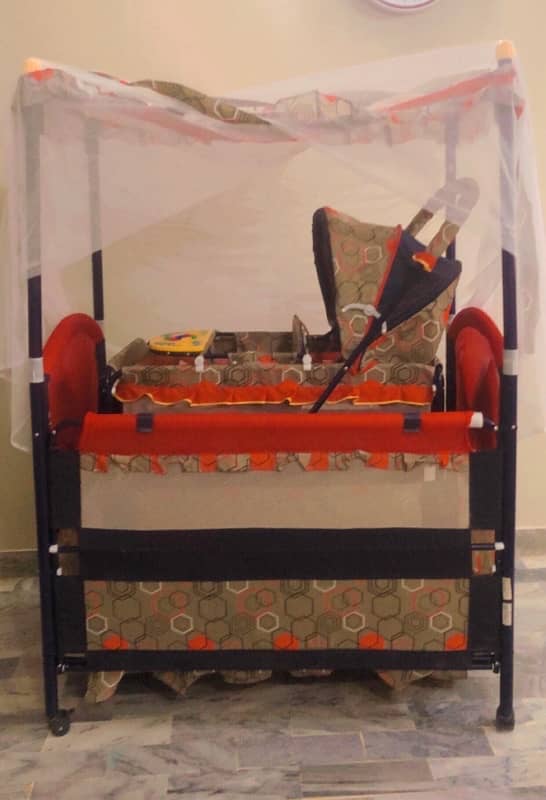 baby cot with pram 2