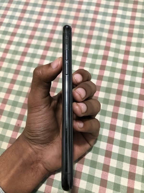 iphone x NON PTA FACTORY UNLOCK 256GB 4