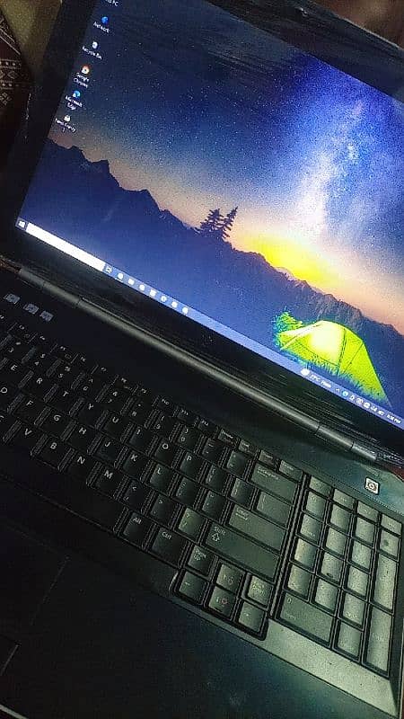 Dell Latitude E5520 1