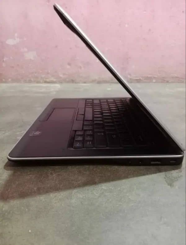 Dell Laptop Core i7 4th Generation 0