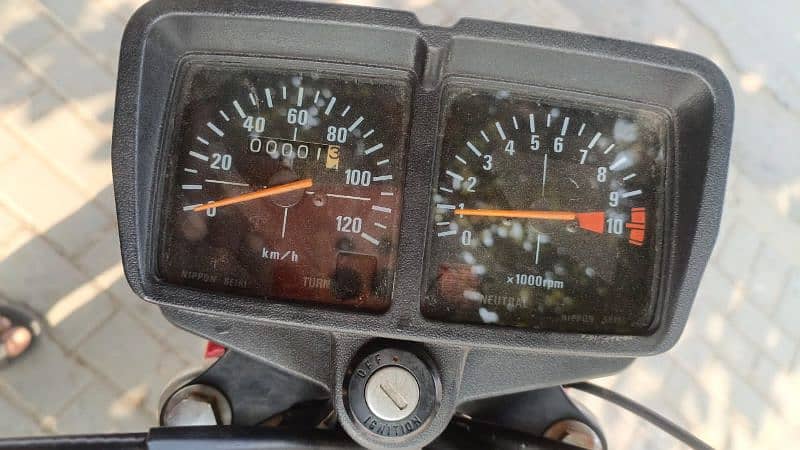 honda Cg 125cc for sale urgently complete files lahor number 0