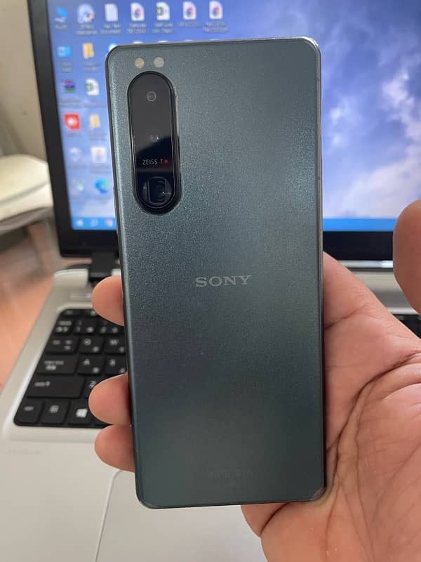 Sony 5 Mark 3  10 by 10 Condition Best Gaming Phone 2