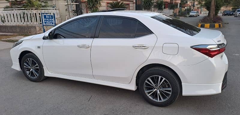 Toyota Corolla Altis 2021 Grande Black Interior Full Option 3