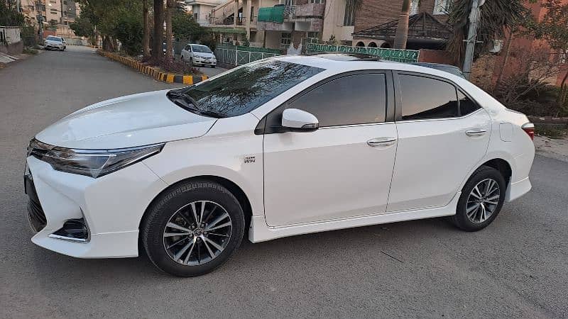 Toyota Corolla Altis 2021 Grande Black Interior Full Option 5