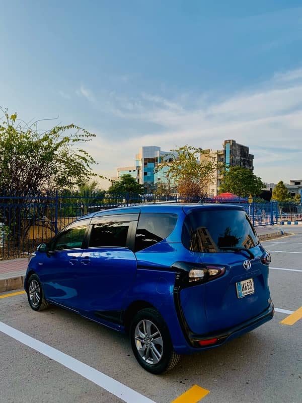 Toyota Sienta 2016 3