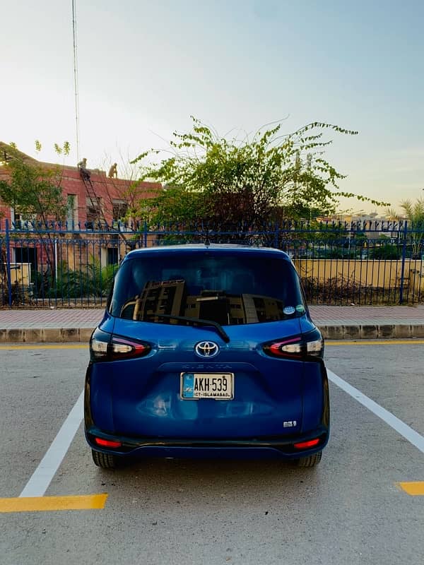 Toyota Sienta 2016 4