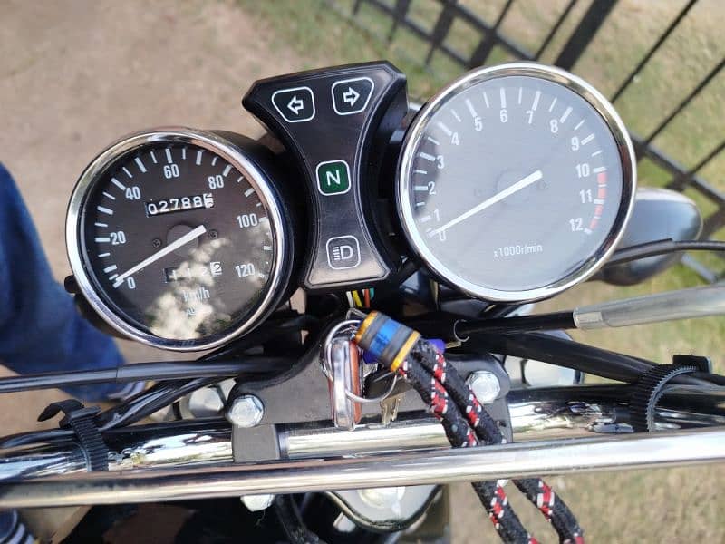 Suzuki gs 150 Black Amazing Condition 5