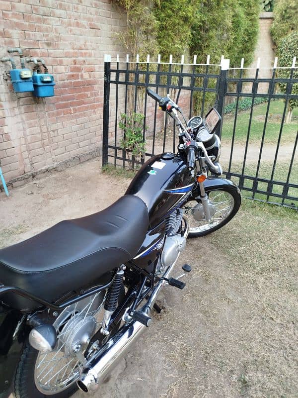 Suzuki gs 150 Black Amazing Condition 15