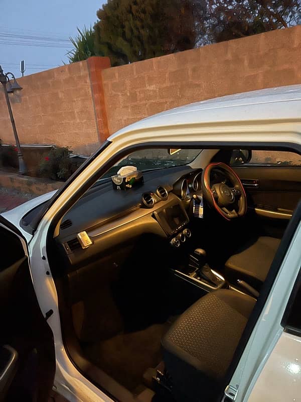 Suzuki Swift 2023 10