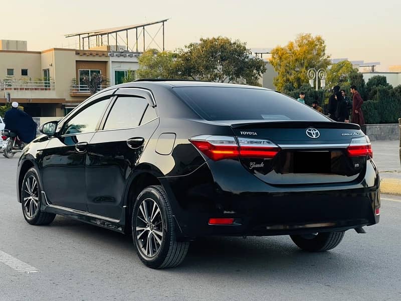 Toyota Altis Grande 2020 1