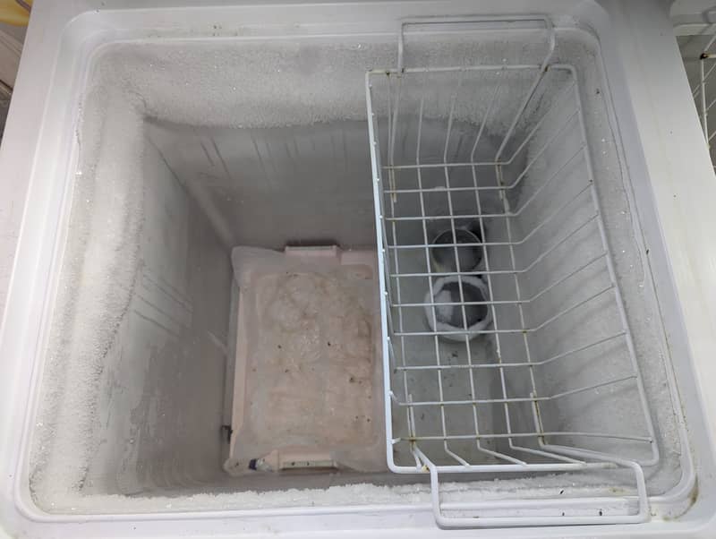 Dawlance deep freezer 4