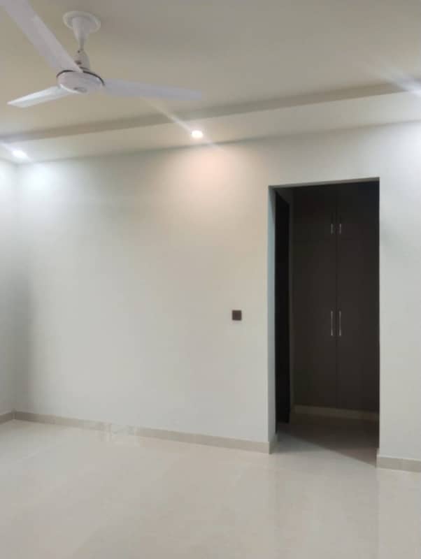 Bahria Enclave 10 Marla house available for rent brand new house total 12 Marla good location 7