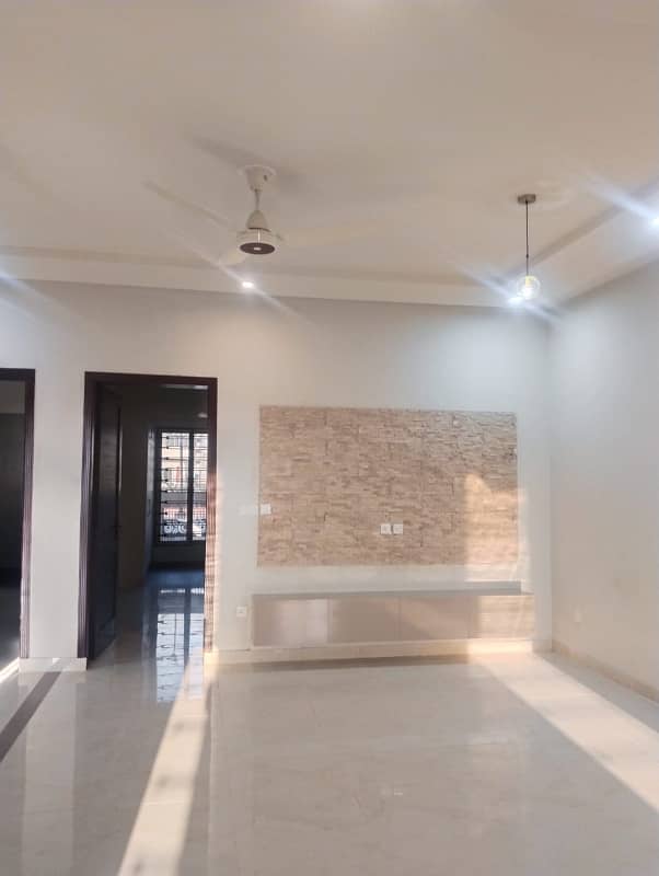 Bahria Enclave 10 Marla house available for rent brand new house total 12 Marla good location 10