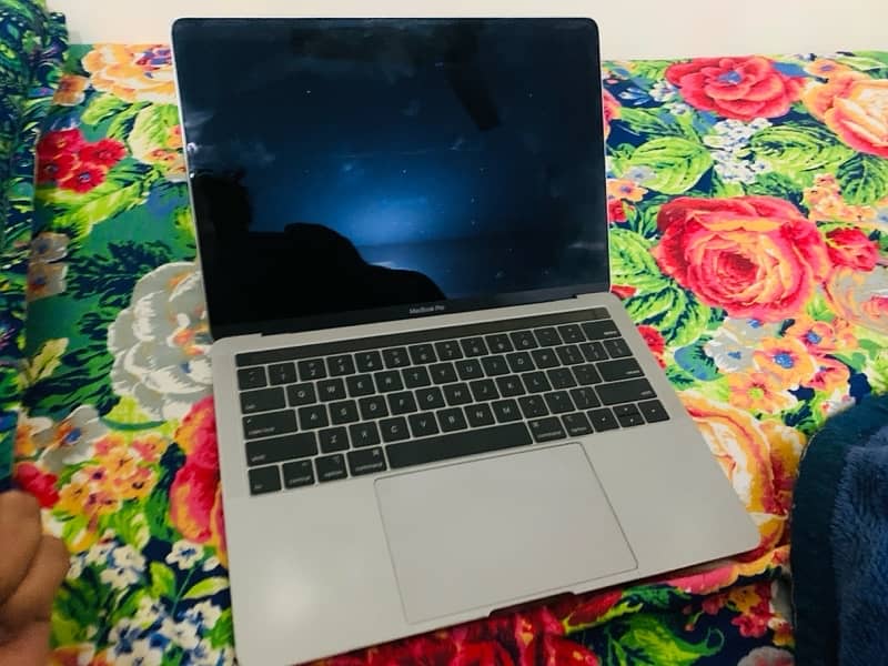 Macbook Pro 2019 (16 GB, 256 SSD) Best condition 3