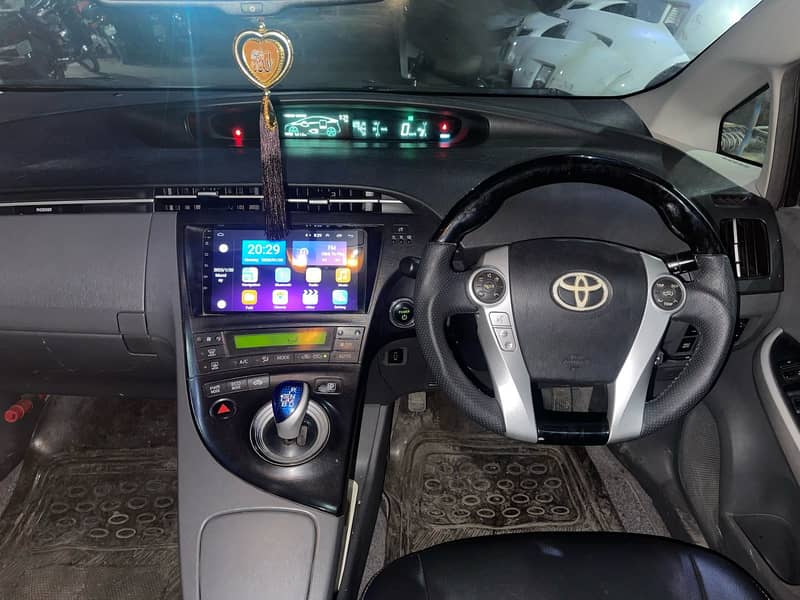 Toyota Prius 2011 1