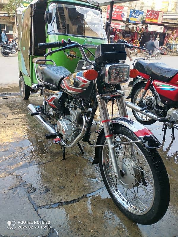 Honda 125 bike hai kio kam nahin hai saff condition hai 155000 1