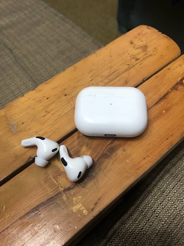 AIRPOD PRO 2ND GENERATION 4