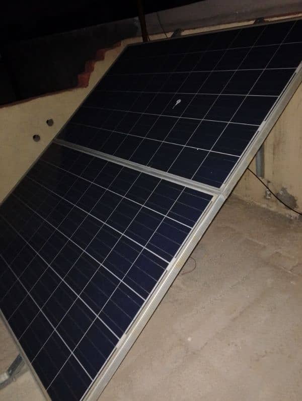 Selling 300w solar panels 8 pieces in good condition 1