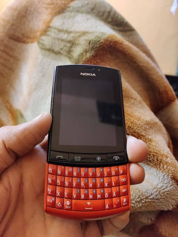 Nokia Asha 303 3