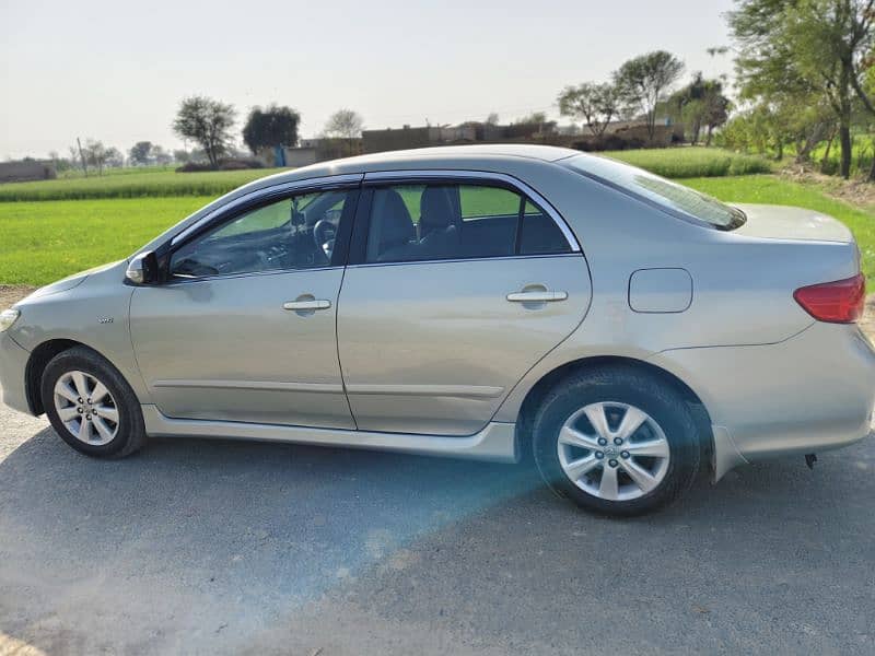 Toyota Corolla Altis 2010 3