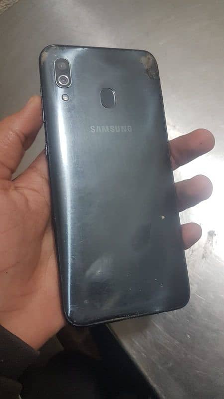 samsung a30 4gb ram 64gb storge 1