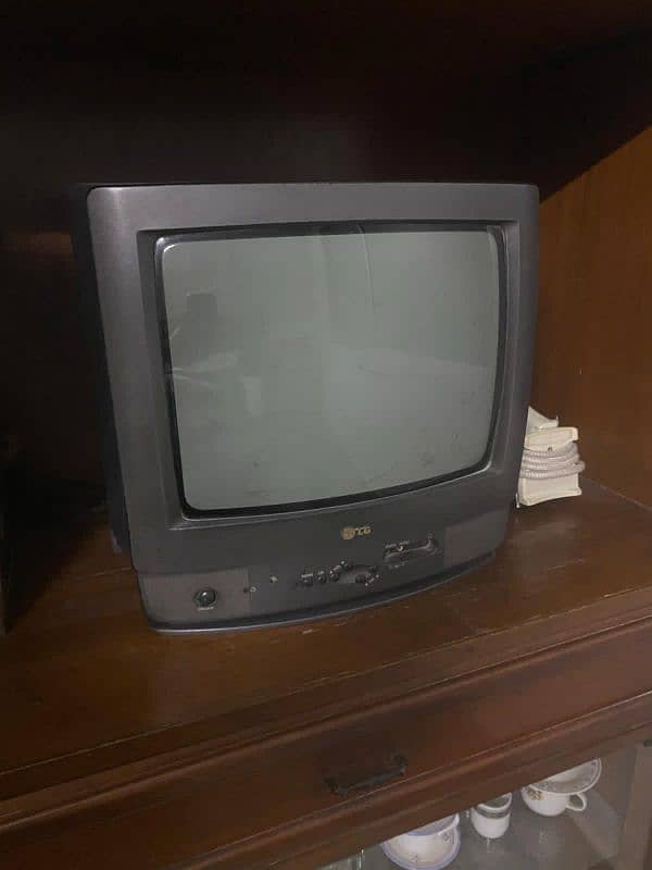 LG TELEVISION 4