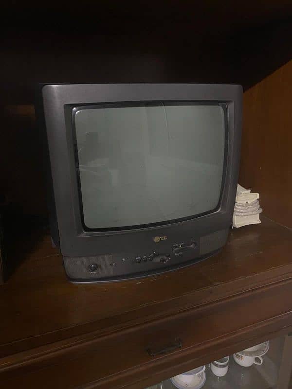 LG TELEVISION 5