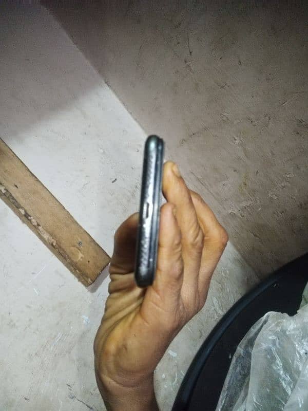 iphone x he PTA aprved he face I'd true ton of he all ok battery 100 0