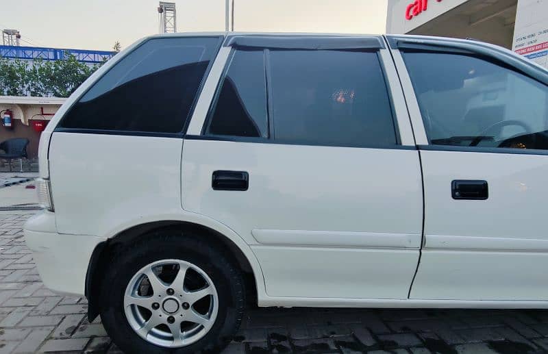 Suzuki Cultus 2016 1