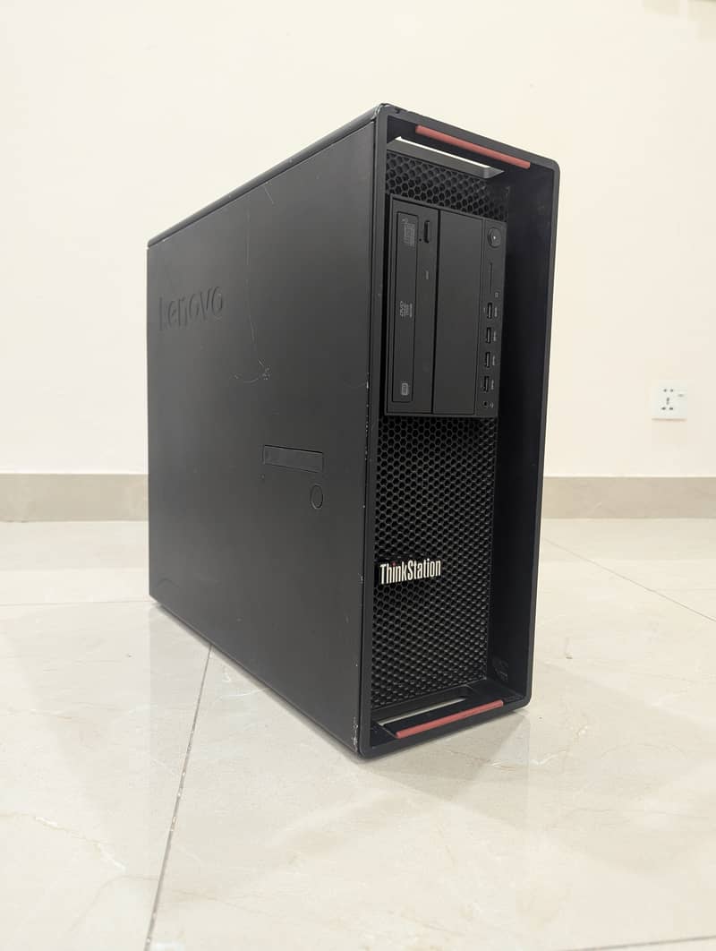 Lenovo P700 Workstation 24 Cores, 32 GB RAM, Quadro P1000 Graphics 0