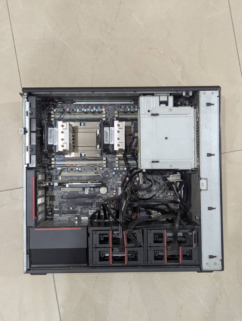 Lenovo P700 Workstation 24 Cores, 32 GB RAM, Quadro P1000 Graphics 2