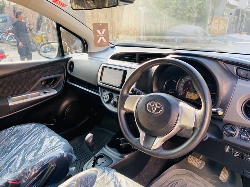 Toyota Vitz 2016 4