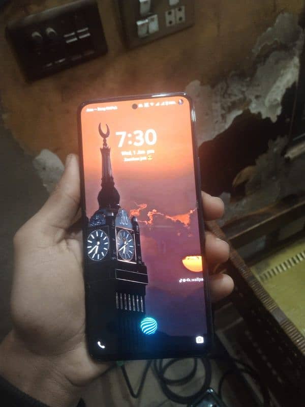 vivo y 100 8+8 gb ram / 128 gb memory 4