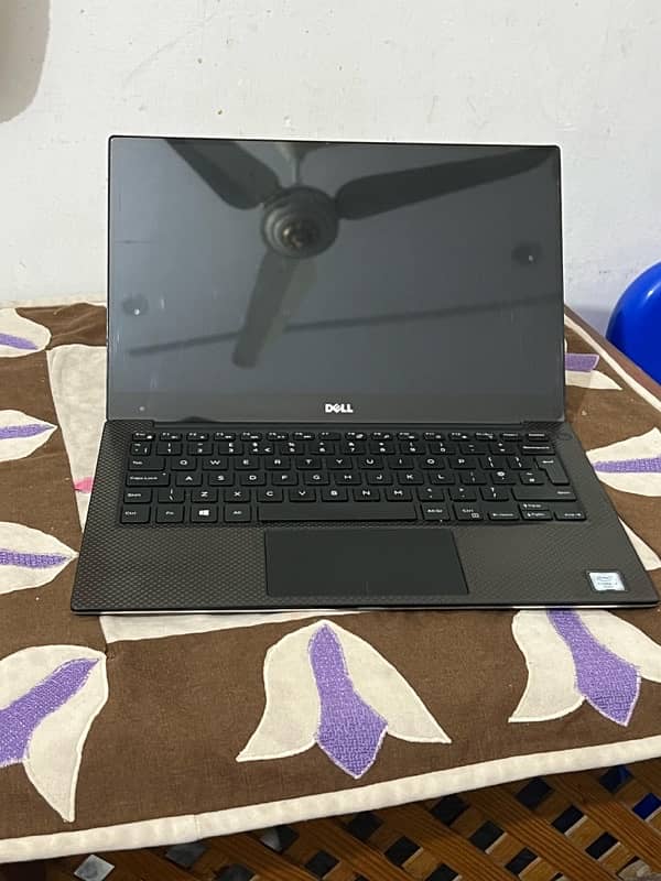 Dell XPS 9350 1