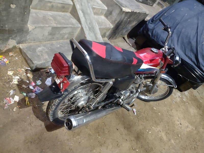 honda cg 125  2010 model urgent for sale paper complete cplc clear 2