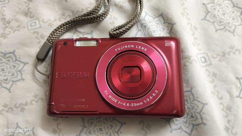15 Mega Pixel Fujifilm camera 0