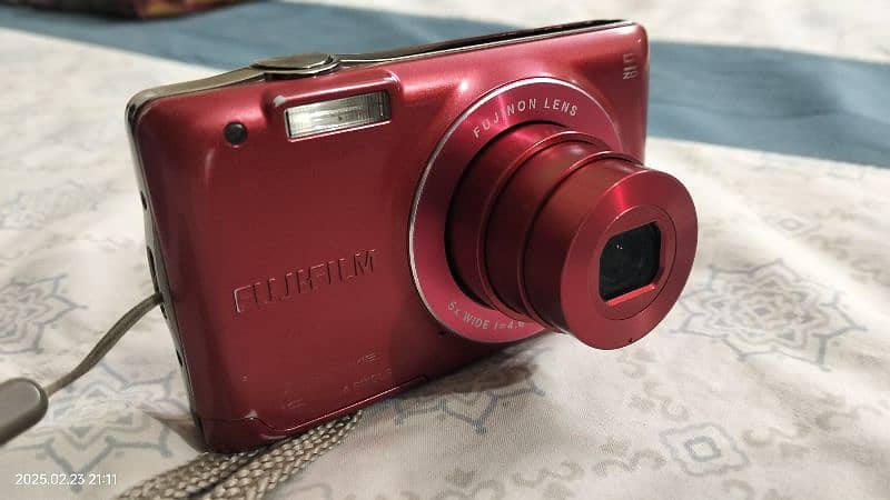 15 Mega Pixel Fujifilm camera 4