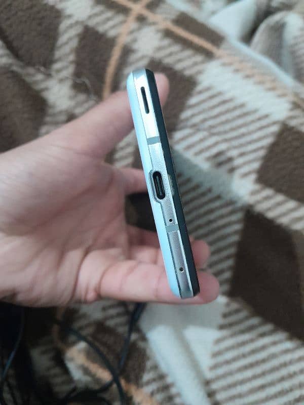 SHARP AQUOS R5  NOn pta approved 4