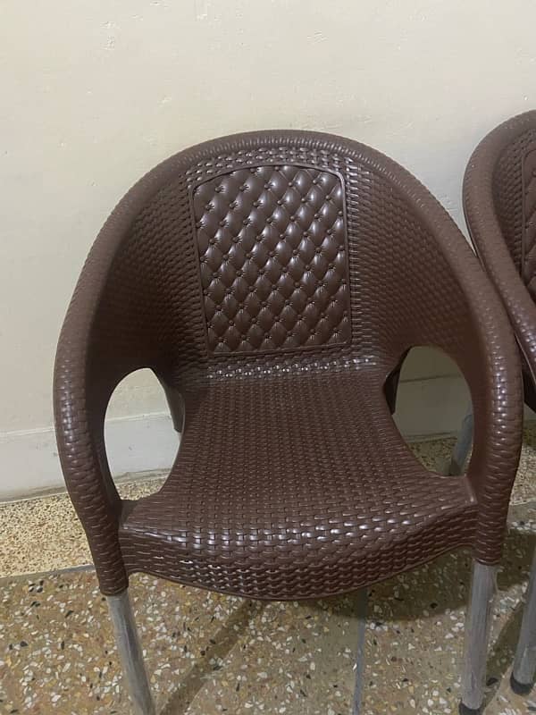 condition 10/10 Brown colour Chair and Table set 1