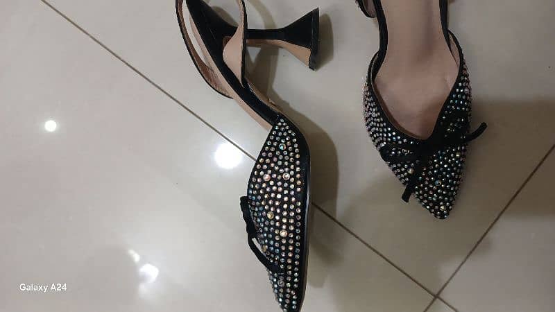 Insignia 3-Inch Heels Size 38 2