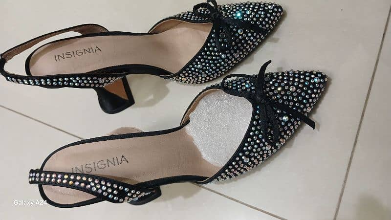 Insignia 3-Inch Heels Size 38 5