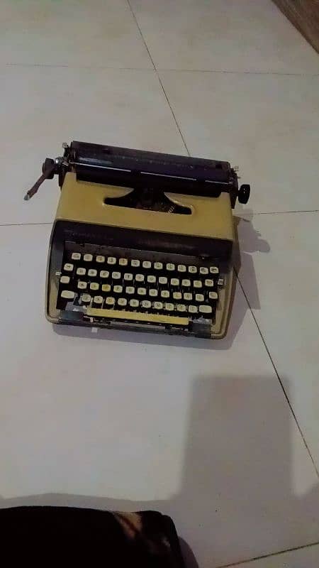 Typewriter 1